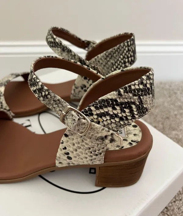 April Sandals - Image 4