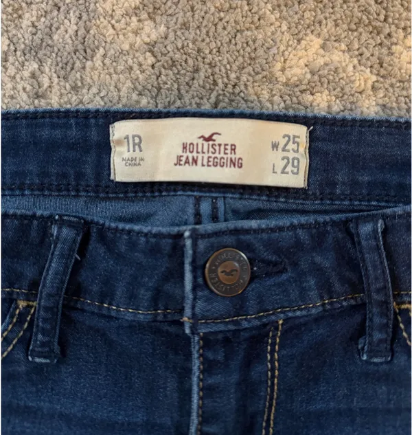 Hollister Low-Rise Jeggings Dark Wash - Image 3