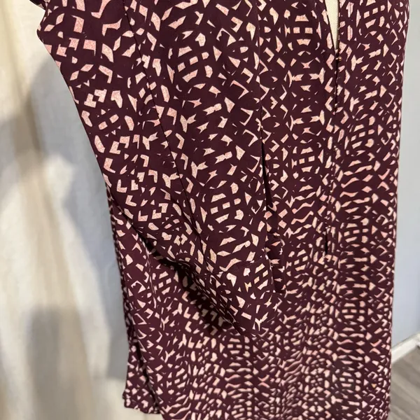 Ivanka Trump Burgandy Dressy LS Blouse Women’s L Half Clasp Button Office‎ Wear - Image 3