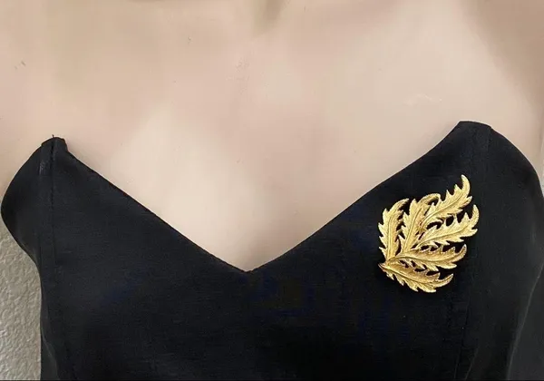 Unsigned Gold Leaf Brooch Pin - Image 7