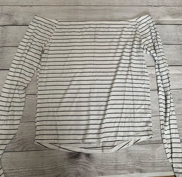 Off The Shoulder Long Sleeve Shirt Size L - Image 2