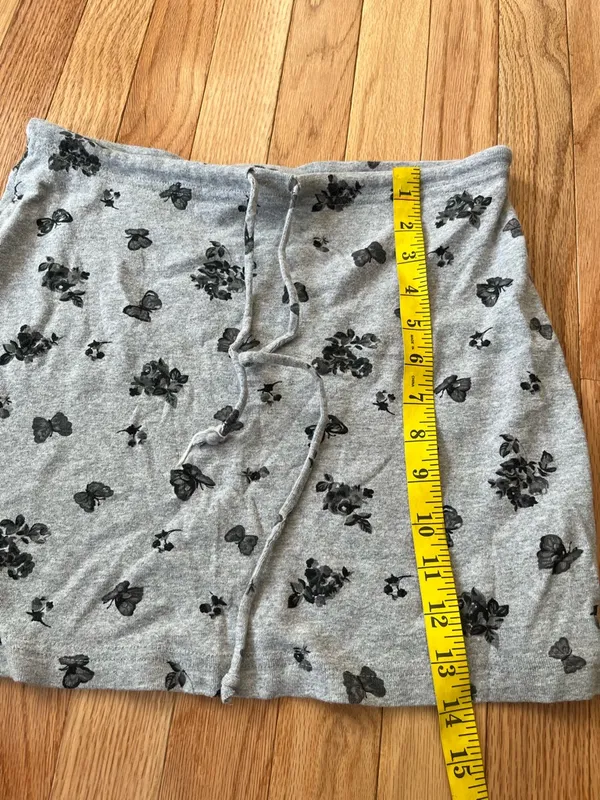 Y2K Gray Black Floral Mini Skirt Medium Loungewear Swim Cover Up Beach Summer - Image 4