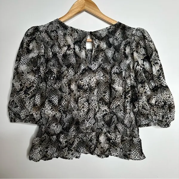Free People NWOT Black Snakeskin XOXO Smocked Blouse Size Large - Image 8
