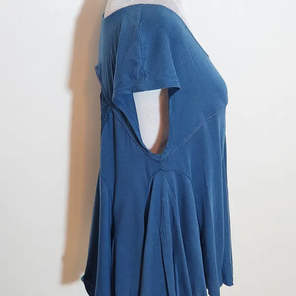 Free People Blue Short Sleeve Top with Cutout Lace Back NWT Size Medium - Image 5
