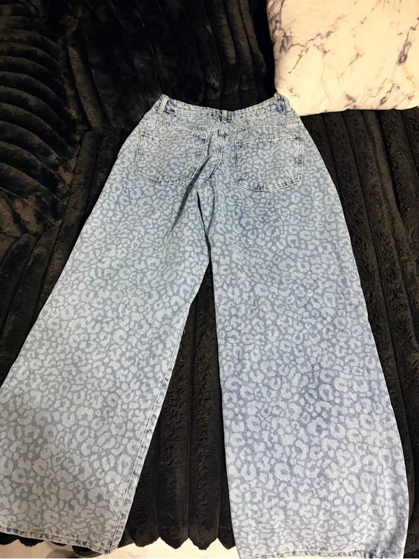 Nasty Gal Light Blue Leopard Wide-Leg Jeans - Image 7