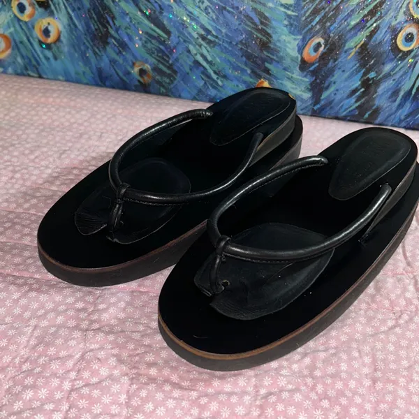 Anne Klein Collection Size 7 Black Stacked Platform Thong Sandals - Image 2
