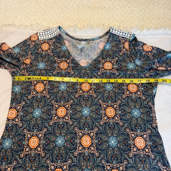 NY Collection Boho Top Asymmetric Hem Size Medium Bell Sleeves Geometric V Neck - Image 5