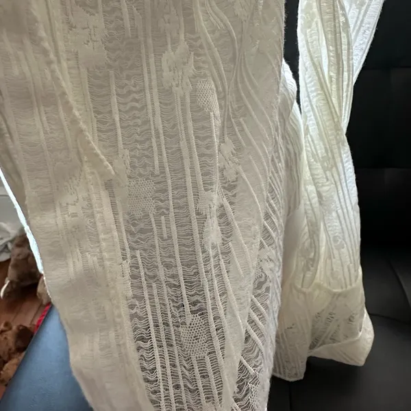 Chic Sheer White Tie - Image 3