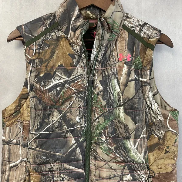 Under Armour Women Realtree Camo Puffer Vest Size M Outdoor Utility Nature Woods - Image 3