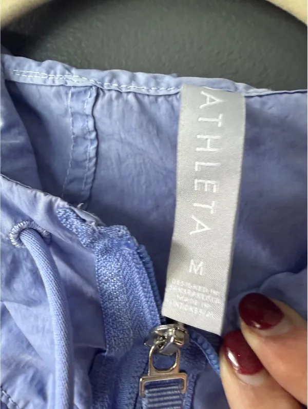 Athleta Lightweight Lavender Hooded Windbreaker Jacket, Size M - Image 3
