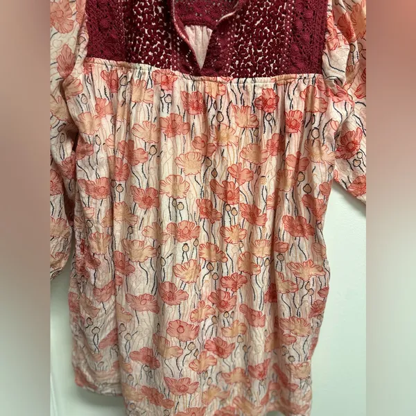 Floral Silk Blend Peasant Blouse with Lace Detail - Image 3