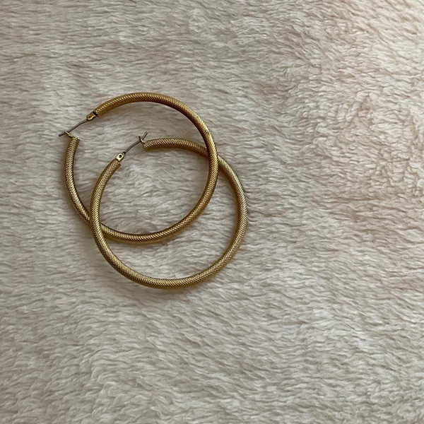 Chic Gold Textured Hoop Earrings - Image 2