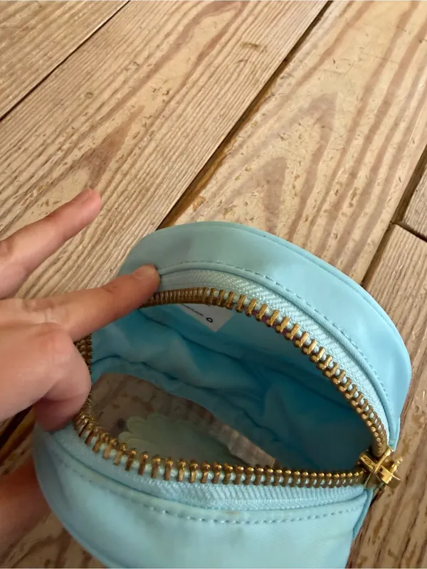 Stoney Clover Lane x Target daisy patch clear circle pouch in light blue - Image 3