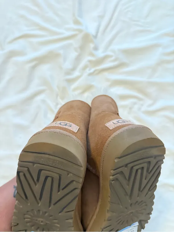 UGG | Mini Bailey Button ll Chestnut  Boots | 6 - Image 5
