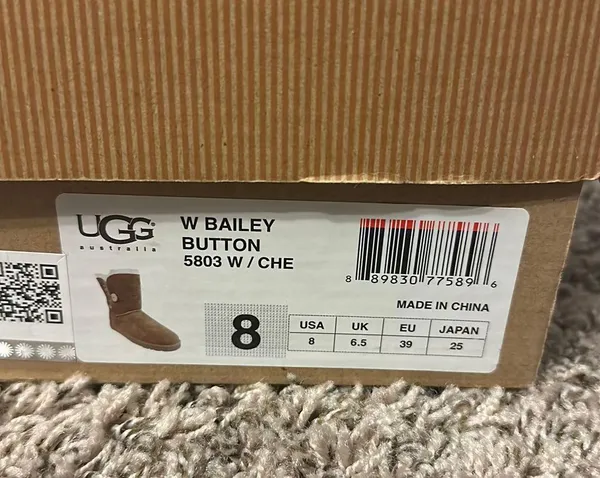 UGG Bailey Button - Image 5