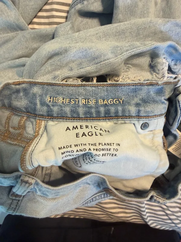 American Eagle Jeans - Image 4