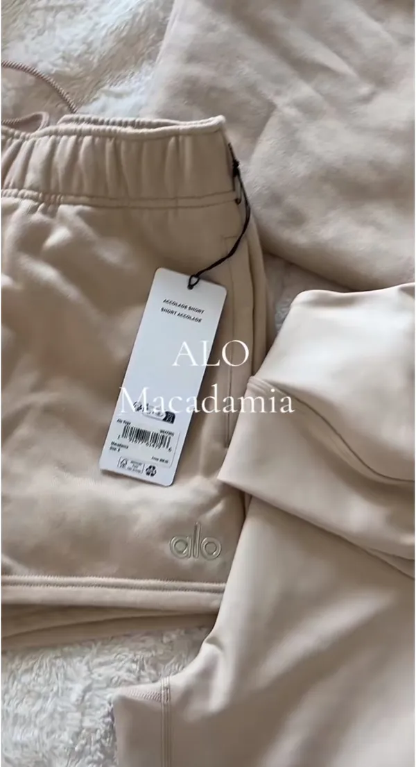 Accolade Short - Macadamia - Image 2
