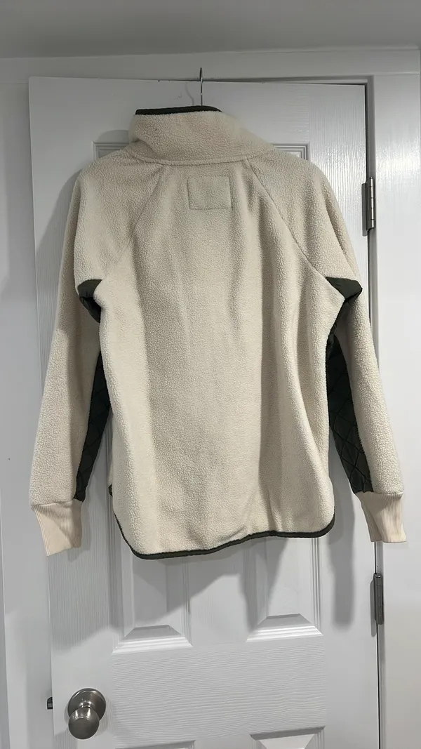 Abercrombie Ivory & Olive Fleece - Image 2