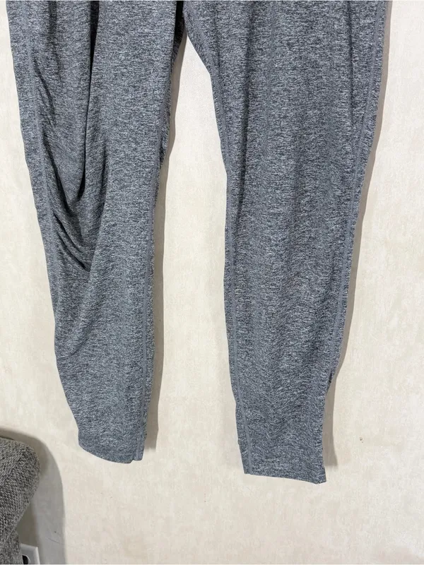 Vuori Women’s Performance Jogger Pants Pull On in Charcoal Heather XL - Image 3