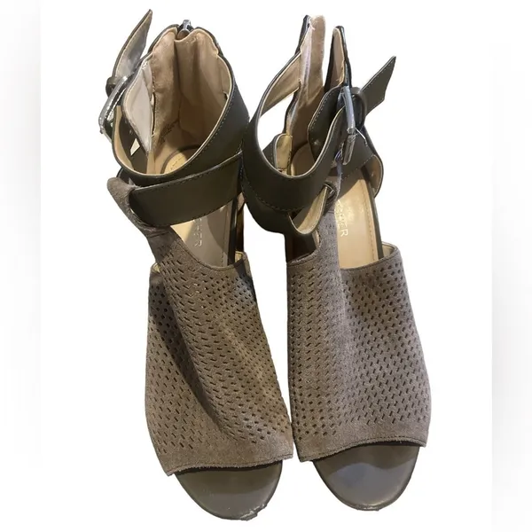 Marc Fisher Open toe Heels, size 8.5M - Image 2