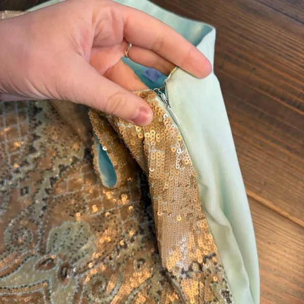 Alya Gold Sequin Pencil Skirt with Mint Embroidery - Image 3
