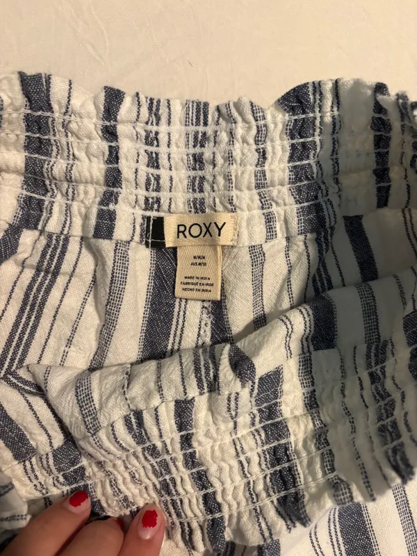 Low-Rise Roxy Shorts - Image 2