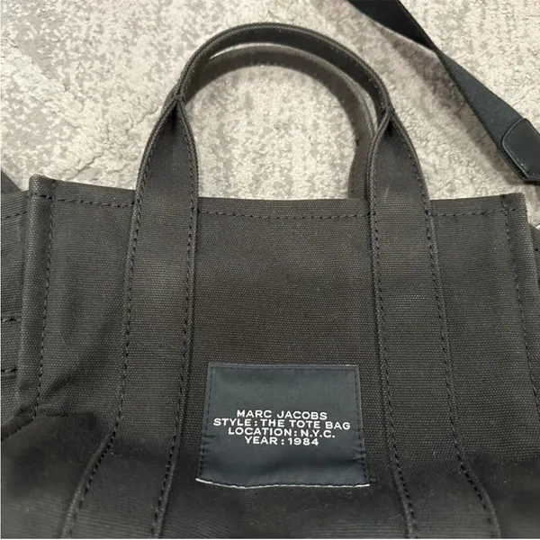 Marc Jacobs The Tote Bag Small Canvas Bag Crossbody - Image 7
