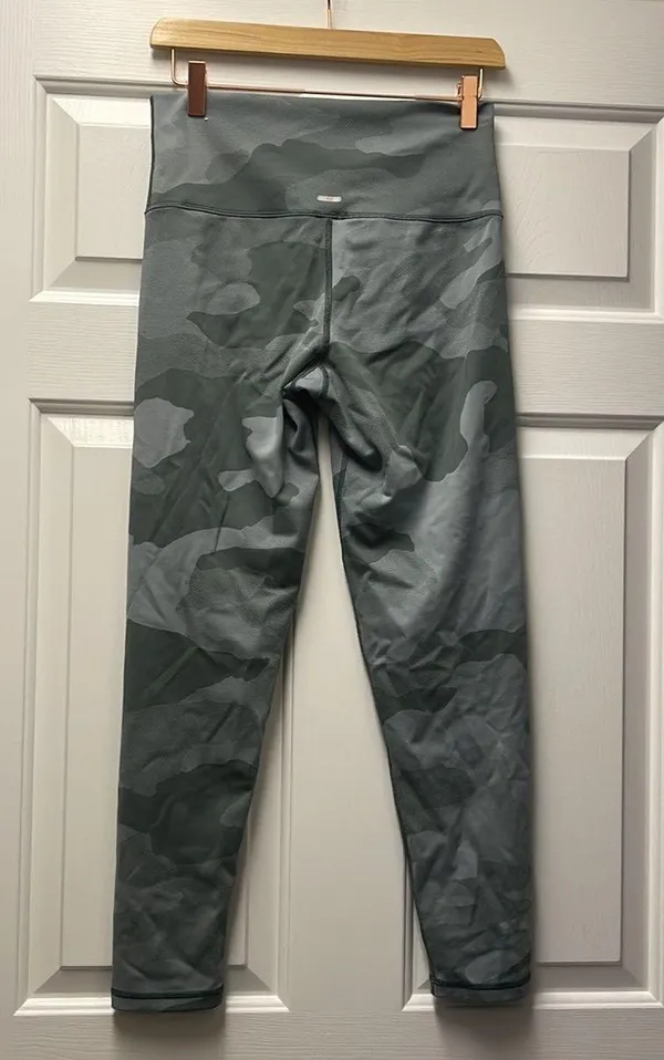 Aerie camo leggings - Image 2