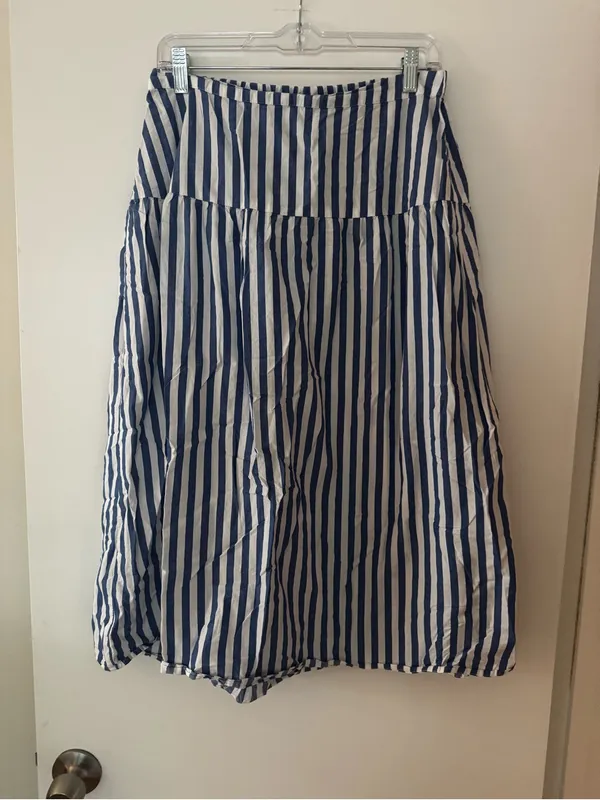 Old Navy Blue and White Striped A-Line Midi Skirt Size Medium - Image 2