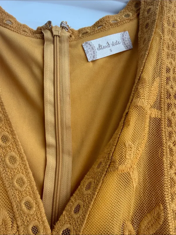 Altar'd State Mustard Lace V-Neck Long Sleeve Dress size Small - Image 4