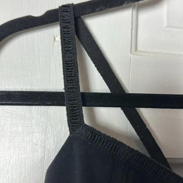Lululemon Women's Black Tank - Image 4