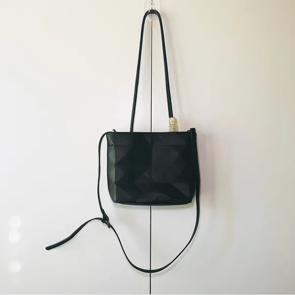 Fashionable Trendy Simple Black Ladies Single Shoulder Square Bag Crossbody Bag - Image 2