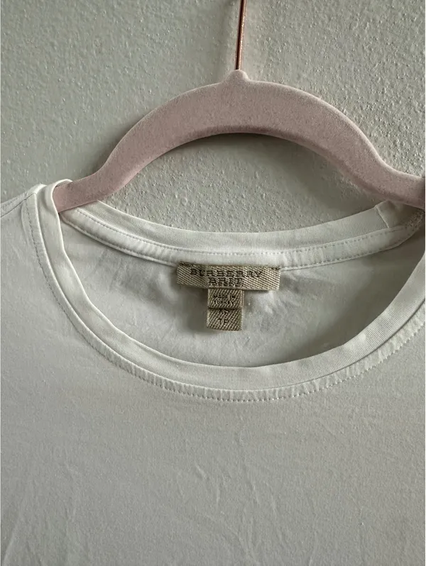 Burberry Women's White T-shirt Size XS - Image 3