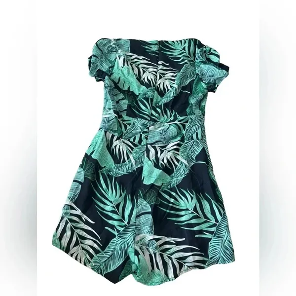 🌴✨ Revolve Tropical Leaf Print Romper‎ Size Small ✨🌴 - Image 2