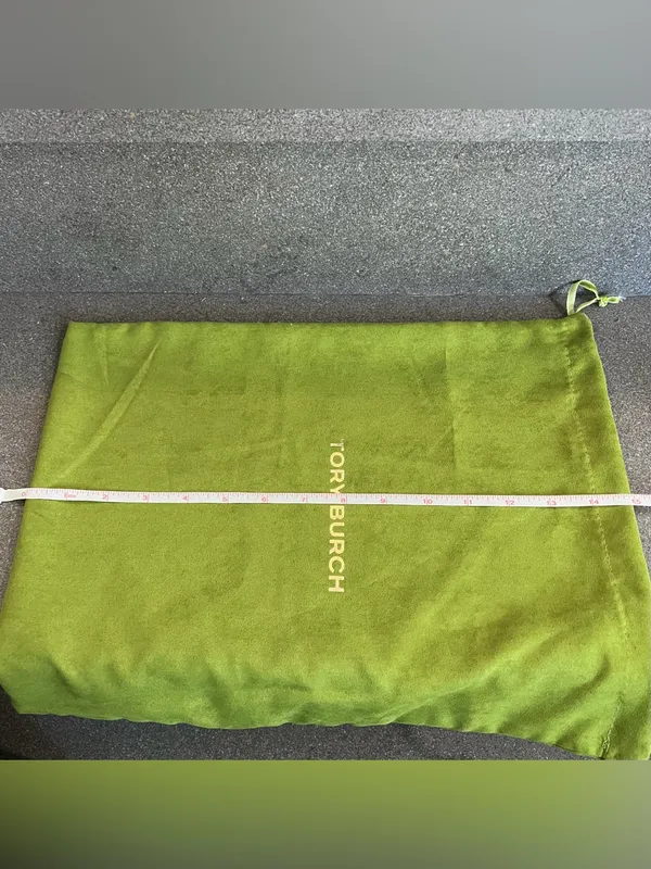 Tory Burch Signature Green Shoebox & Matching Dust Bag Set - Image 13