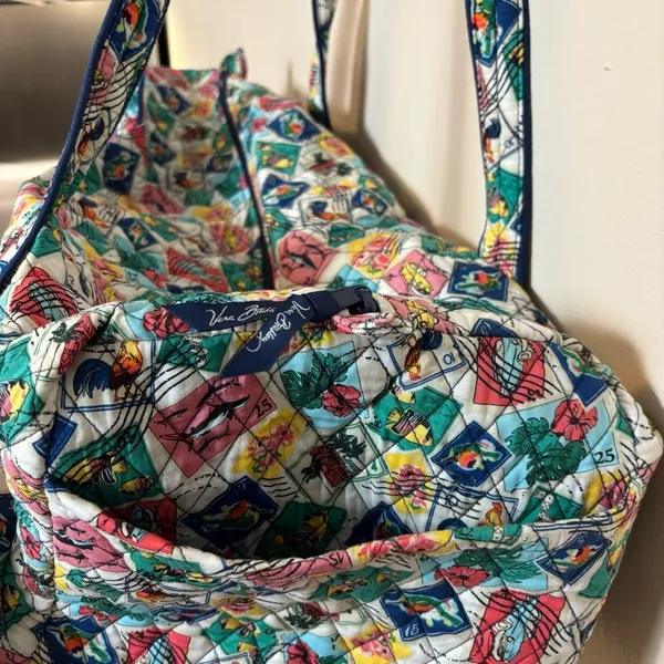 EUC Vera Bradley Large Travel Duffel Bag Cuban Stamps Zipper Handles Pockets - Image 4