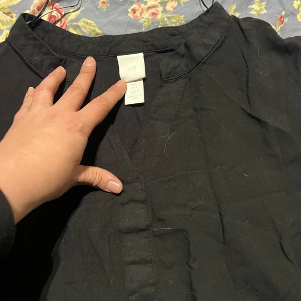 H&M LG black cotton loose blouse - Image 2