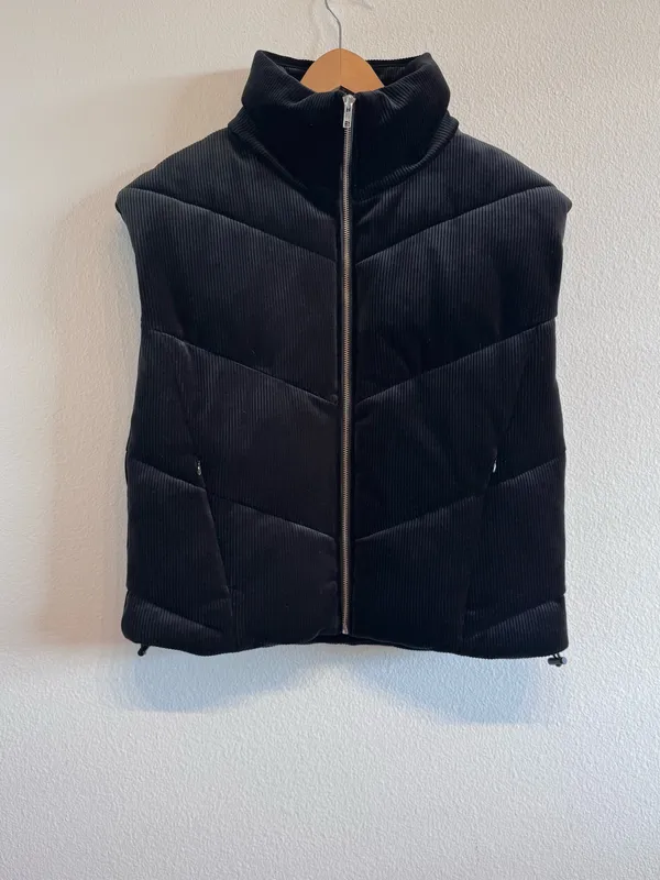 Alo Yoga Ribbed Velour Mountain Side Puffer Vest Small - Image 3