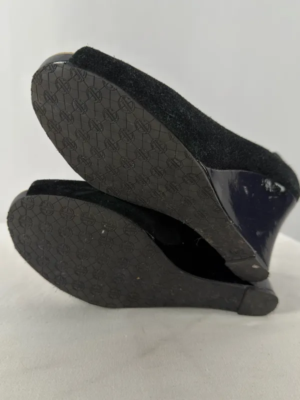 Lilly Pulitzer Suede Peep Toe Wedge Slip On Heels in‎ Black Size 7 - Image 8