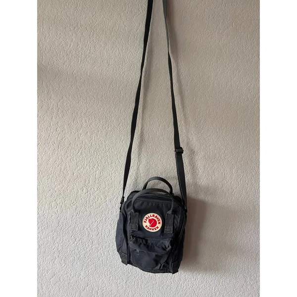 Fjällräven Kånken Sling Bag Graphite Gray Crossbody - Image 3