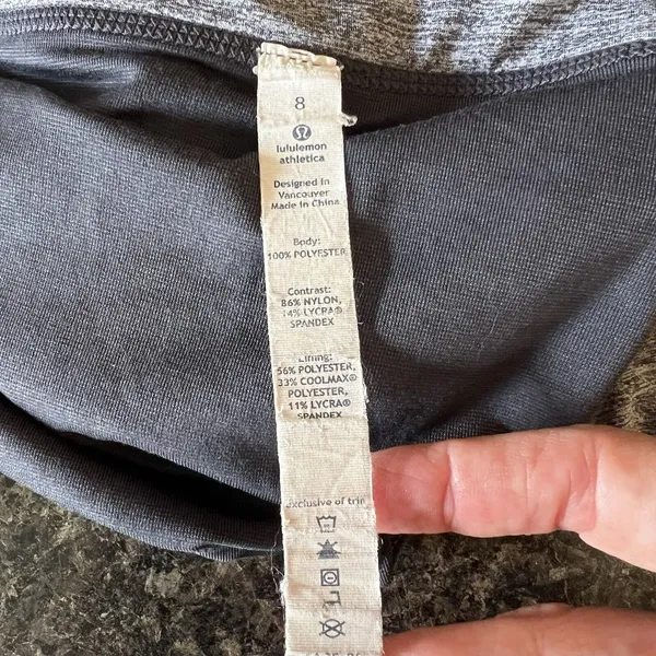 Lululemon Size 8 Speed Up‎ Short Alarming Ombre Vertical Stripe In Gray Coal - Image 4