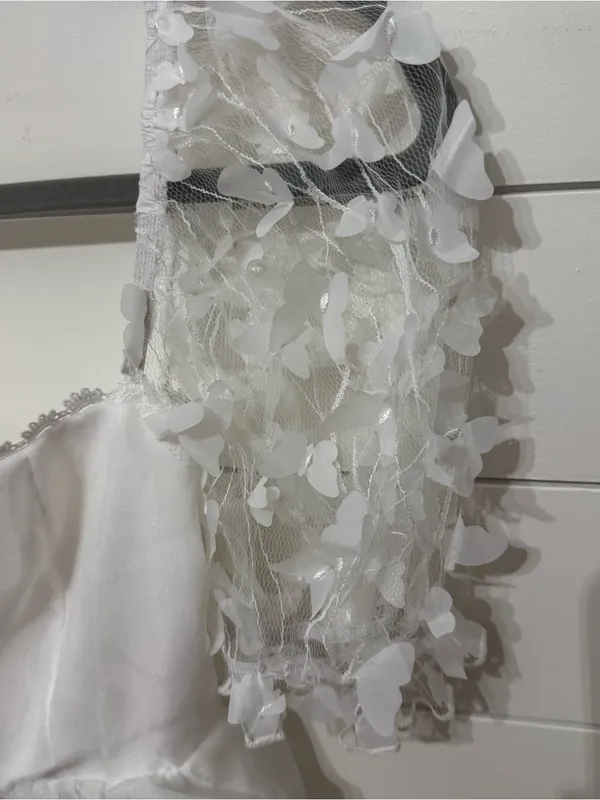 Mini dress with butterfly sleeves - Image 2