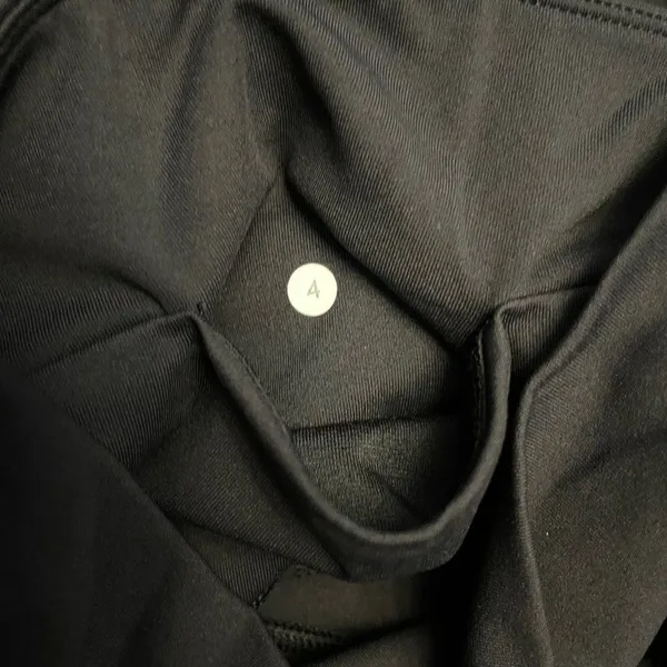Lululemon Minimalist Crop Size 4 - Image 10