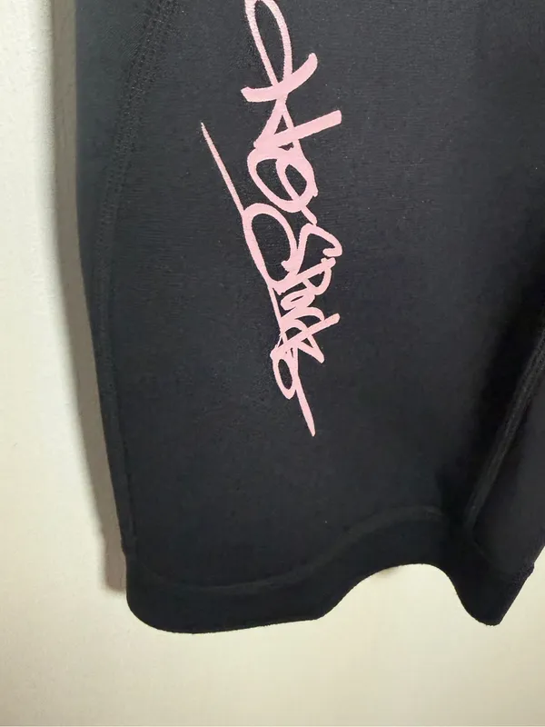 Source Unknown HO Womens size 8 Black & Gray Shorty Wetsuit with Pink Accents - Image 5