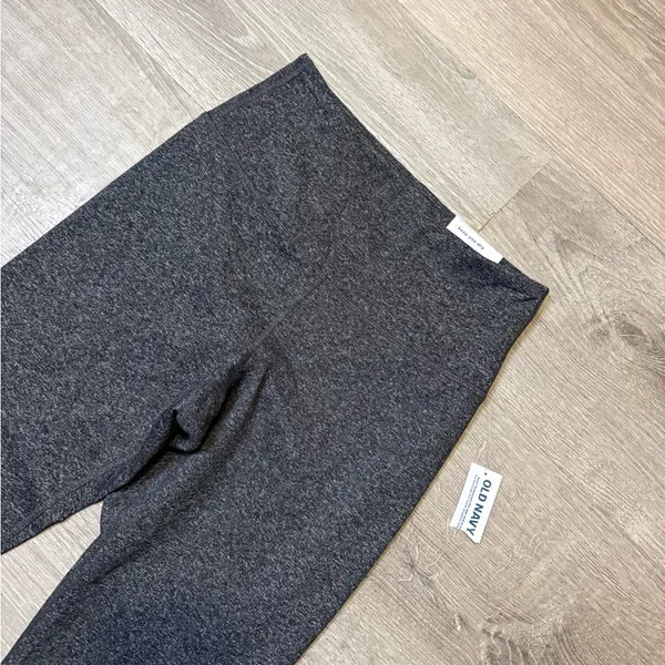 •Old Navy• High Rise Leggings - Image 4