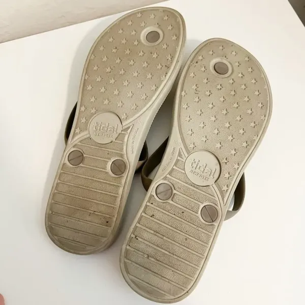 TIDAL Tropical Print‎ Classic Flip Flops Gray Size 9 - Image 7