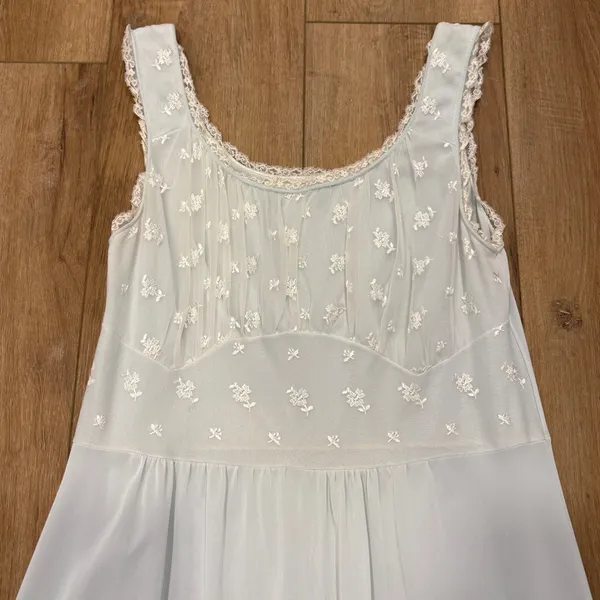 🌟Vtg🌟 Embroidered Empire Waist Maxi Knit Night Gown White / Blue Sz M - Image 3