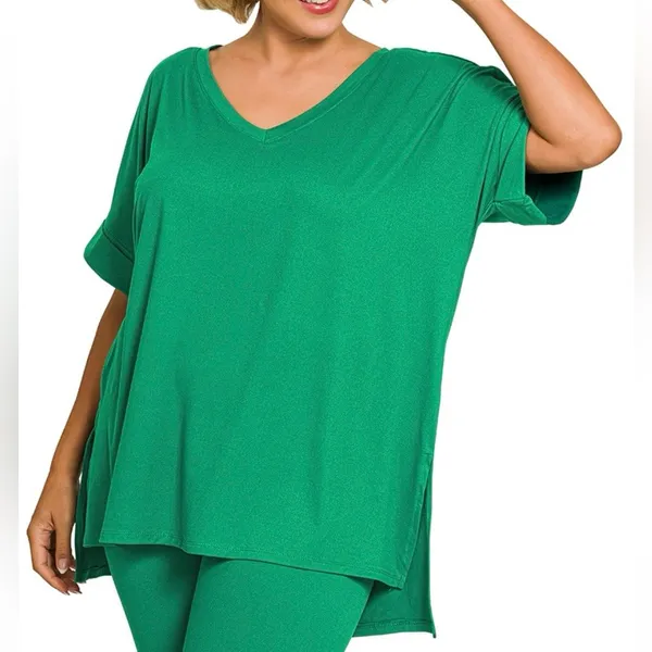 New!Plus Size 1X Zenana Outfitters brushed microfiber v-neck top & biker set - Image 3