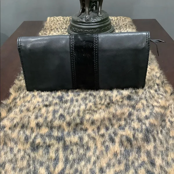 FOSSIL VINTAGE‎ LEATHER CLUTCH - Image 3