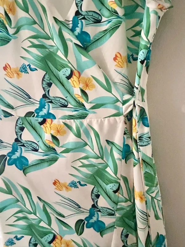 Vine Tree Tropical Wrap Maxi Dress in Size Large - Image 5